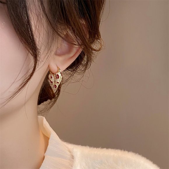 GOLICC Red Striped Heart Earrings - Picture 12 of 12